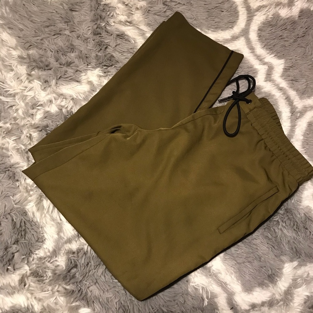 Olive green Capri pant